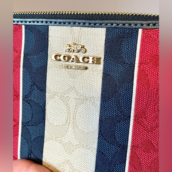 Coach NWT Tricolor Red White and Blue Signature Jacquard Zip Clutch Wristlet - Picture 7 of 9